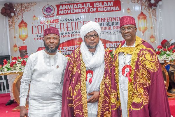 Photograph from Conferment of Merit Award and Turbaning of the New National Chief Imam/Missioner — DSC_3253.JPG