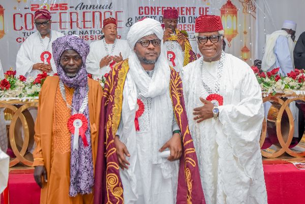Photograph from Conferment of Merit Award and Turbaning of the New National Chief Imam/Missioner — DSC_3282.JPG