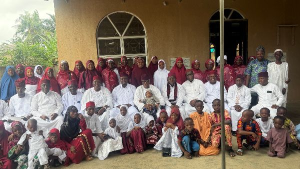 Photograph from Presidential Tour of Missions - Morogbo Mission — IMG_3652.JPG