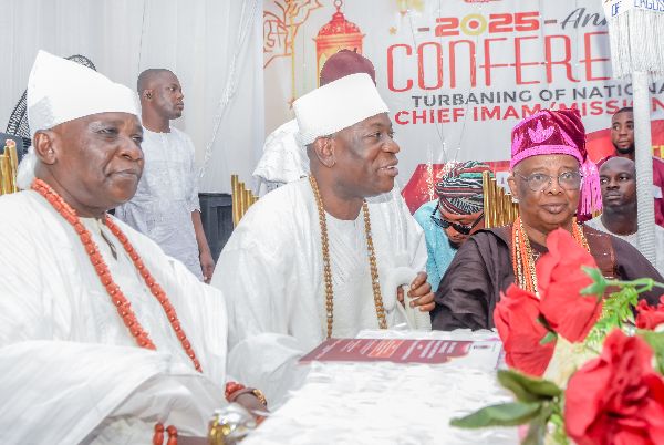 Photograph from Conferment of Merit Award and Turbaning of the New National Chief Imam/Missioner — DSC_3038.JPG