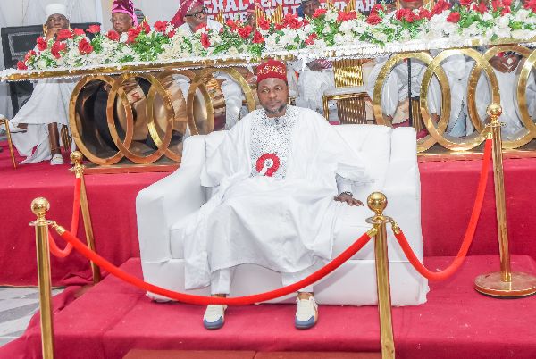Photograph from Conferment of Merit Award and Turbaning of the New National Chief Imam/Missioner — DSC_3145.JPG